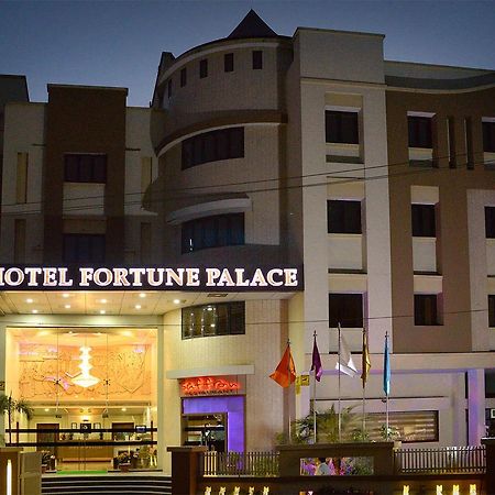 Hotel Fortune Palace Jāmnagar Zewnętrze zdjęcie