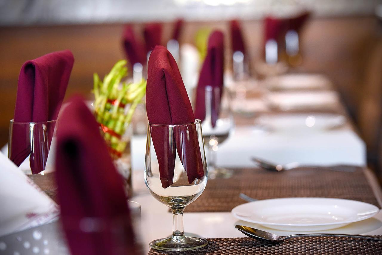 Hotel Fortune Palace Jāmnagar Zewnętrze zdjęcie