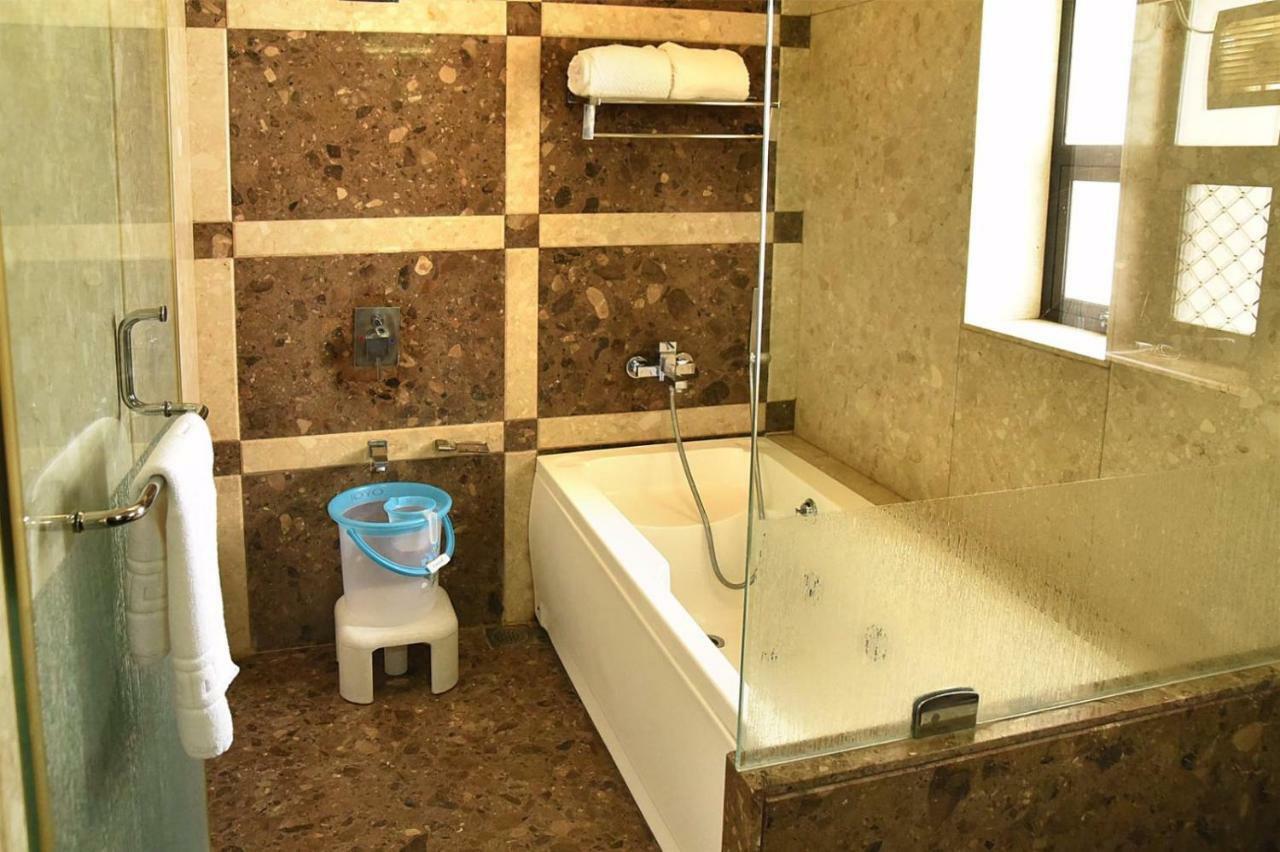 Hotel Fortune Palace Jāmnagar Zewnętrze zdjęcie